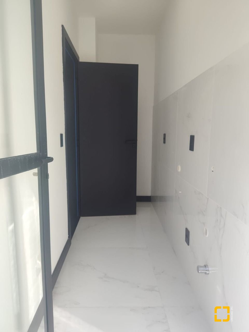 Casa com 184m², 6 quartos (sendo 3 suítes), 2 garagens, no bairro Trindade em Florianópolis