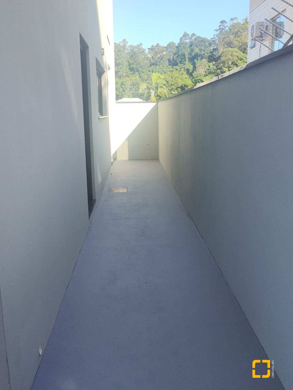 Casa com 184m², 6 quartos (sendo 3 suítes), 2 garagens, no bairro Trindade em Florianópolis