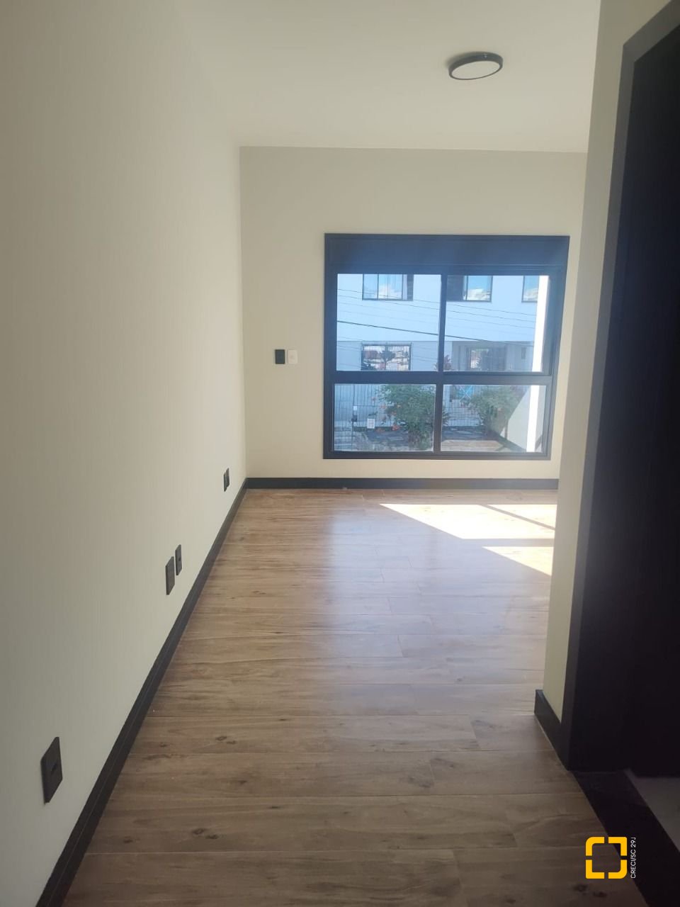 Casa com 184m², 6 quartos (sendo 3 suítes), 2 garagens, no bairro Trindade em Florianópolis
