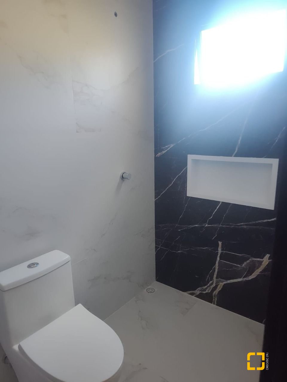 Casa com 184m², 6 quartos (sendo 3 suítes), 2 garagens, no bairro Trindade em Florianópolis