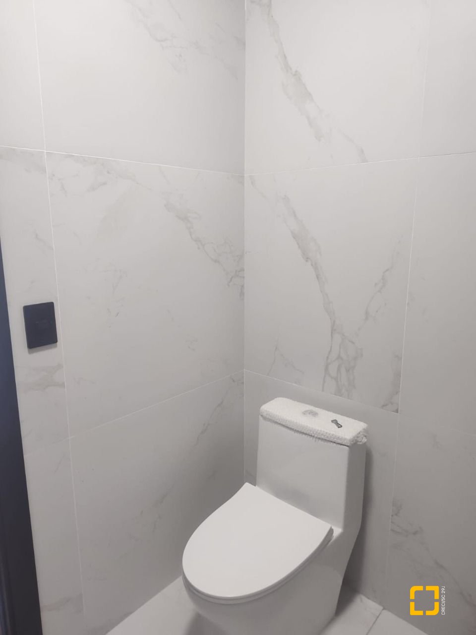 Casa com 184m², 6 quartos (sendo 3 suítes), 2 garagens, no bairro Trindade em Florianópolis