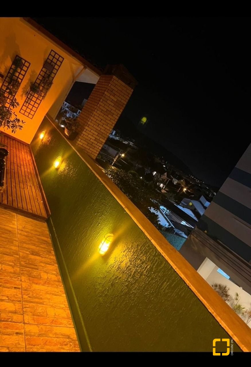 Cobertura com 148m², 4 quartos (sendo 1 suíte), 1 garagem, no bairro Ingleses em Florianópolis