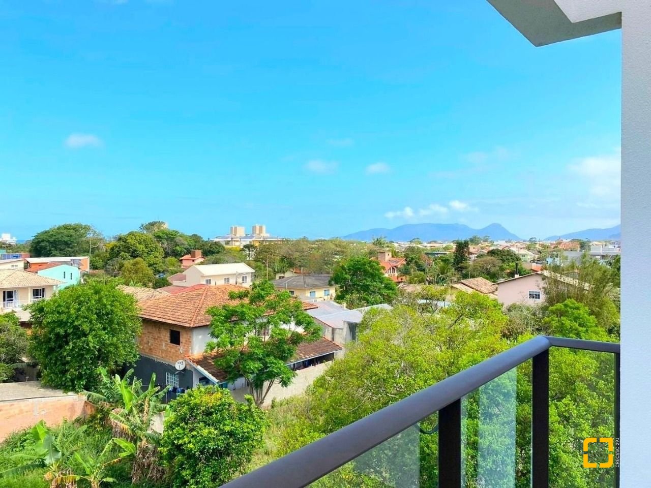 Cobertura com 151m², 2 quartos (sendo 2 suítes), 2 garagens, no bairro Campeche em Florianópolis