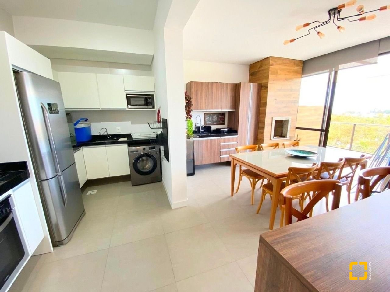 Cobertura com 151m², 2 quartos (sendo 2 suítes), 2 garagens, no bairro Campeche em Florianópolis