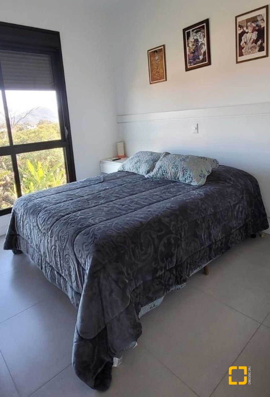 Cobertura com 151m², 2 quartos (sendo 2 suítes), 2 garagens, no bairro Campeche em Florianópolis