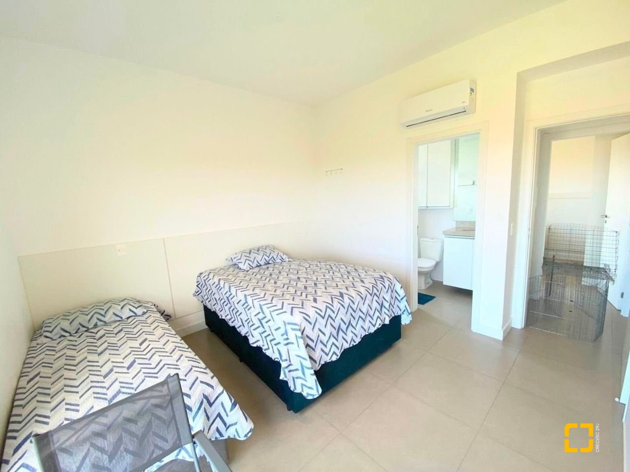 Cobertura com 151m², 2 quartos (sendo 2 suítes), 2 garagens, no bairro Campeche em Florianópolis
