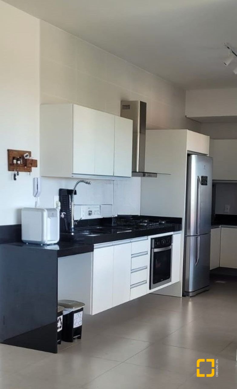 Cobertura com 151m², 2 quartos (sendo 2 suítes), 2 garagens, no bairro Campeche em Florianópolis