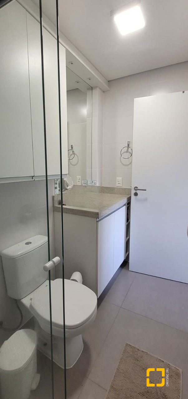 Cobertura com 151m², 2 quartos (sendo 2 suítes), 2 garagens, no bairro Campeche em Florianópolis