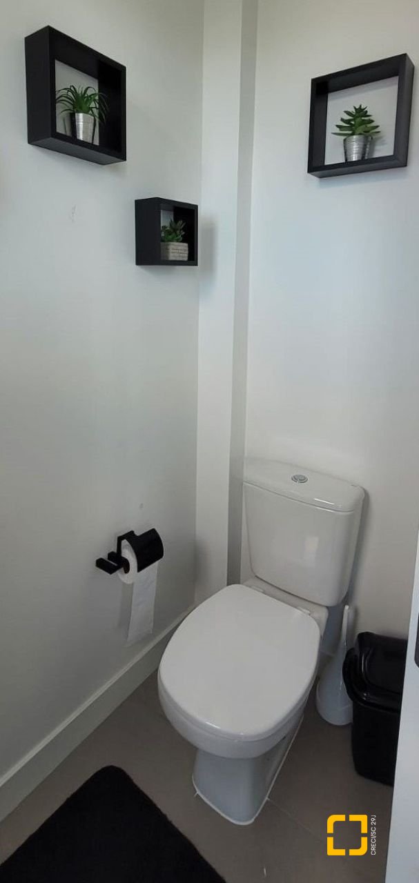 Cobertura com 151m², 2 quartos (sendo 2 suítes), 2 garagens, no bairro Campeche em Florianópolis