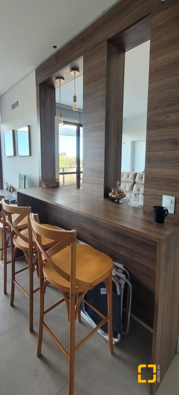 Cobertura com 151m², 2 quartos (sendo 2 suítes), 2 garagens, no bairro Campeche em Florianópolis