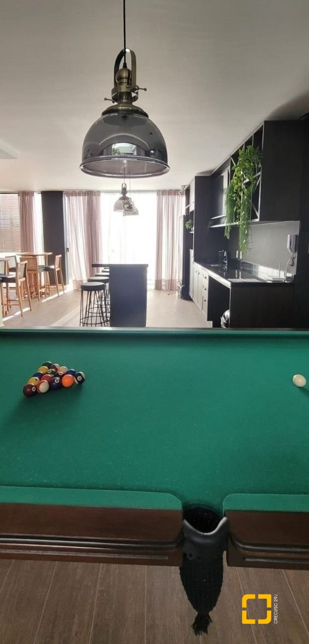 Cobertura com 151m², 2 quartos (sendo 2 suítes), 2 garagens, no bairro Campeche em Florianópolis