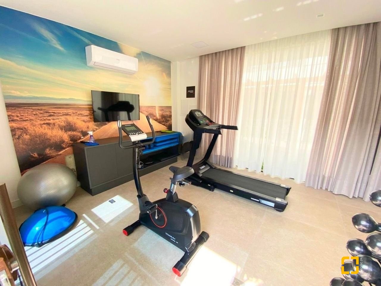 Cobertura com 151m², 2 quartos (sendo 2 suítes), 2 garagens, no bairro Campeche em Florianópolis