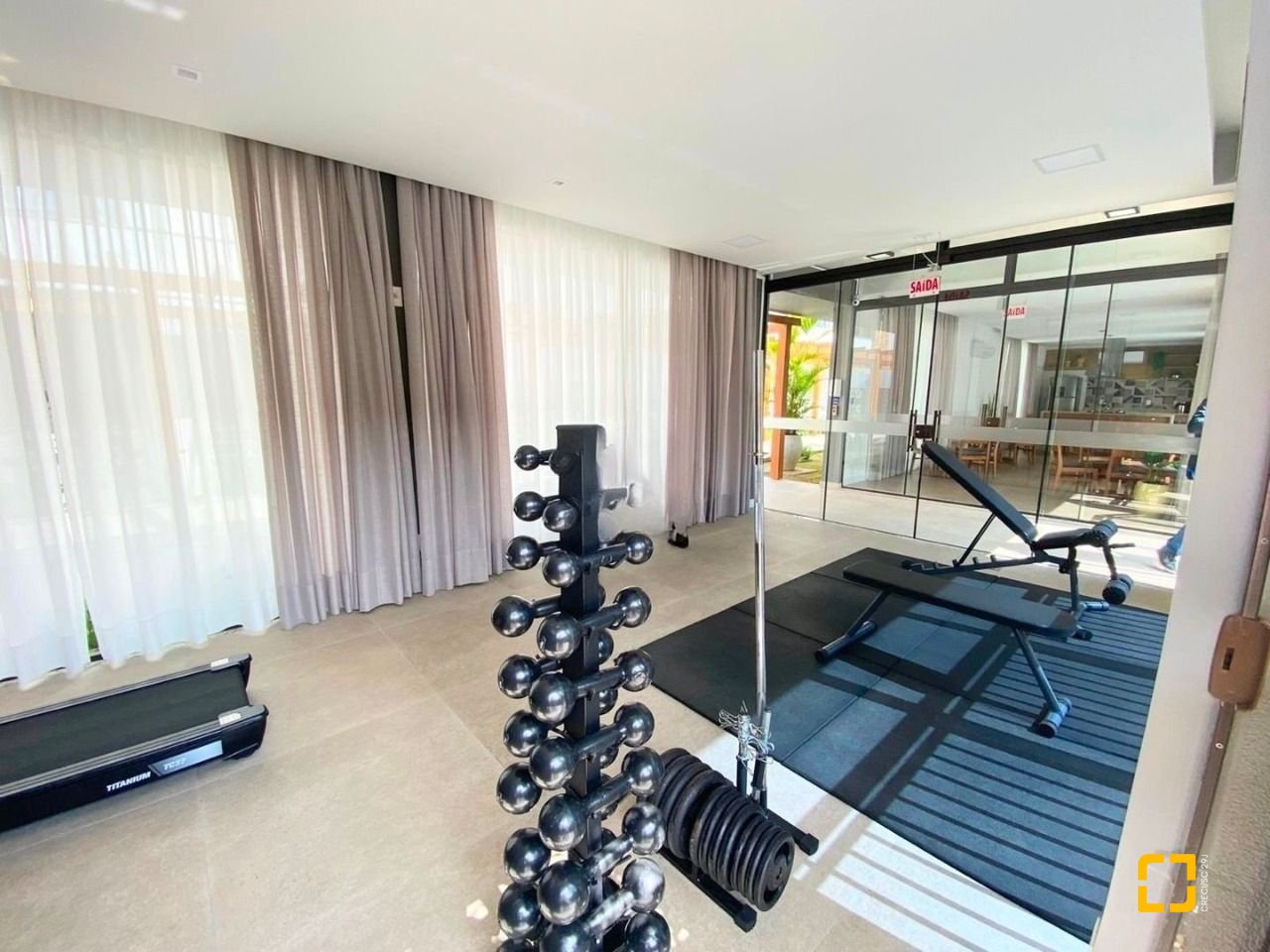 Cobertura com 151m², 2 quartos (sendo 2 suítes), 2 garagens, no bairro Campeche em Florianópolis