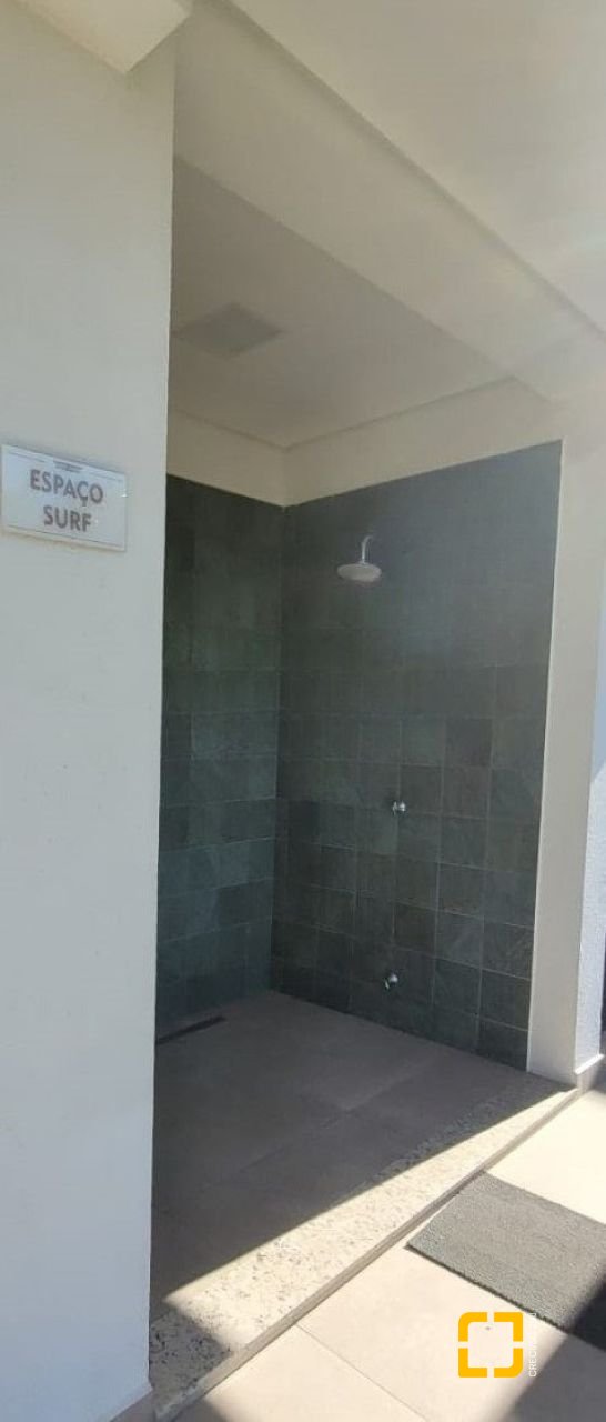 Cobertura com 151m², 2 quartos (sendo 2 suítes), 2 garagens, no bairro Campeche em Florianópolis