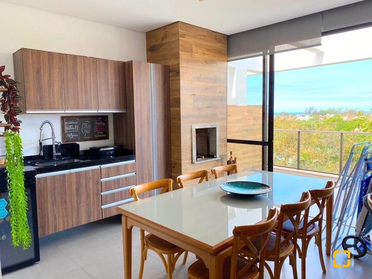 Cobertura com 151m², 2 quartos (sendo 2 suítes), 2 garagens, no bairro Campeche em Florianópolis
