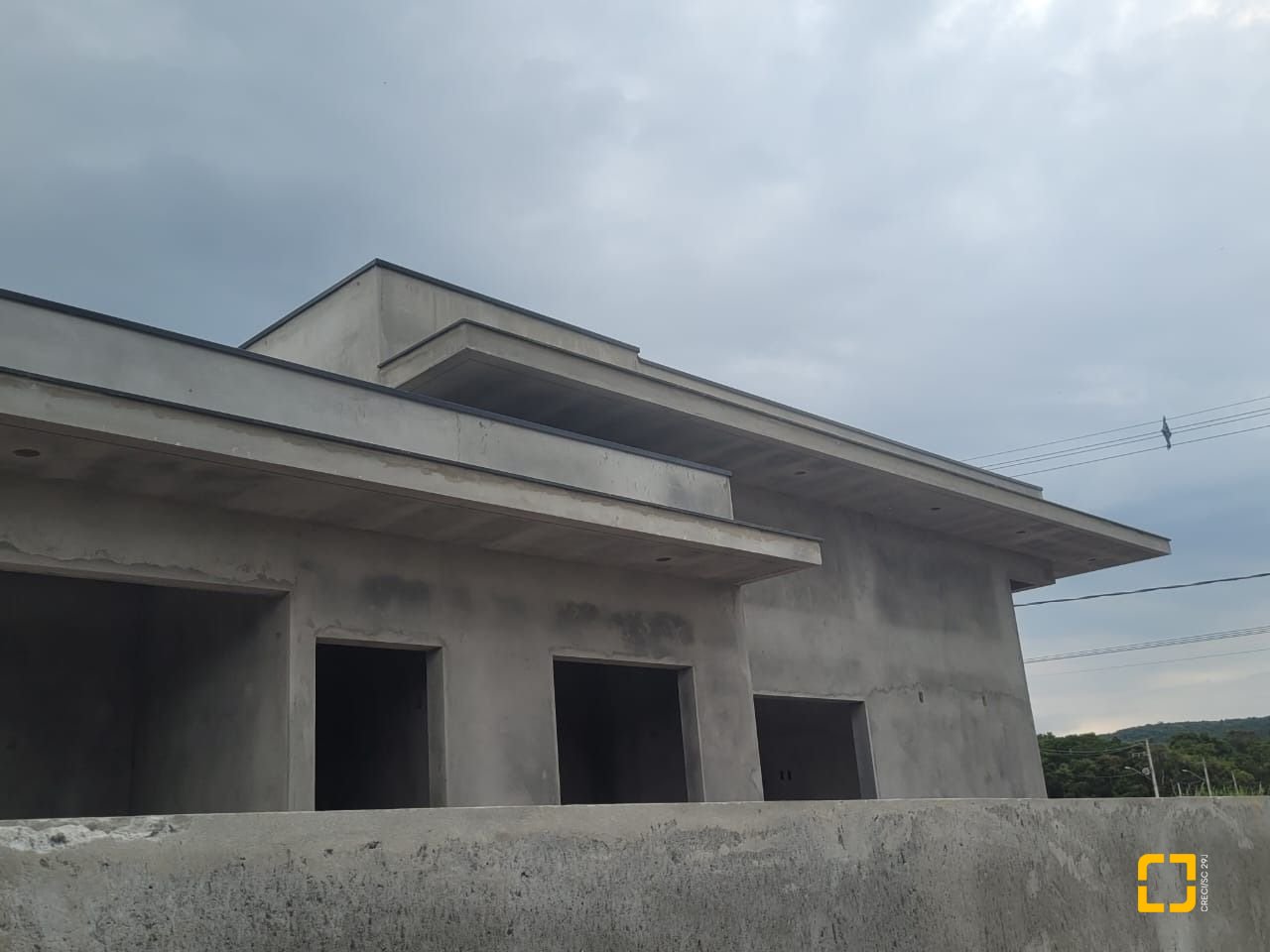 Casa com 113m², 3 quartos (sendo 1 suíte), 2 garagens, no bairro Forquilhas em São José