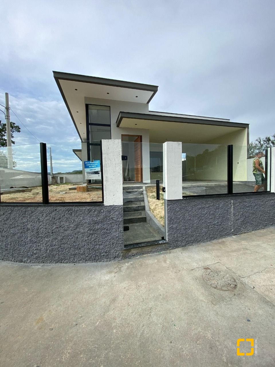 Casa com 113m², 3 quartos (sendo 1 suíte), 2 garagens, no bairro Forquilhas em São José