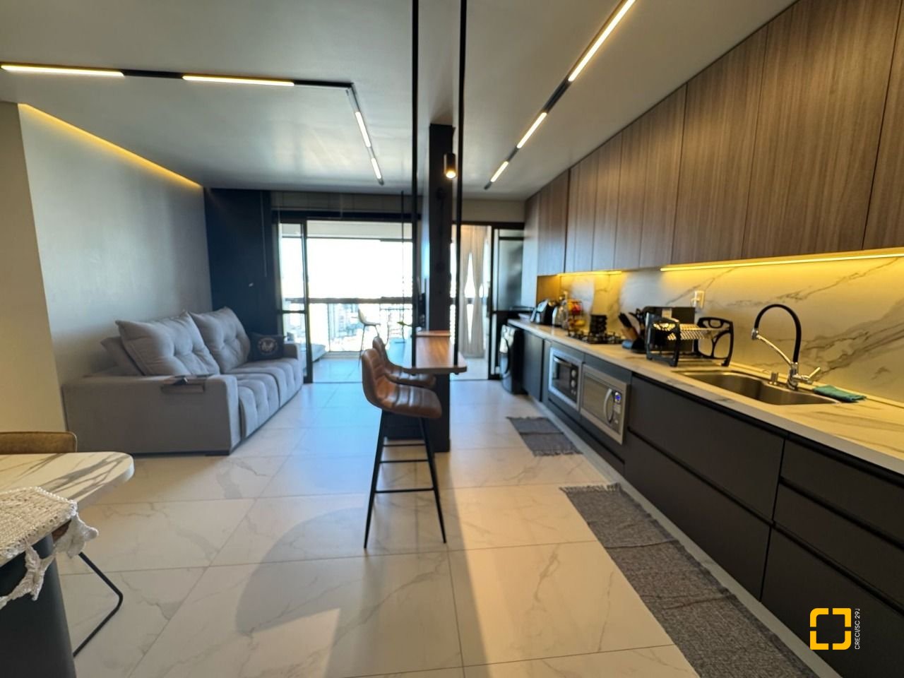 Apartamento com 81m², 3 quartos (sendo 1 suíte), 1 garagem, no bairro Kobrasol em São José