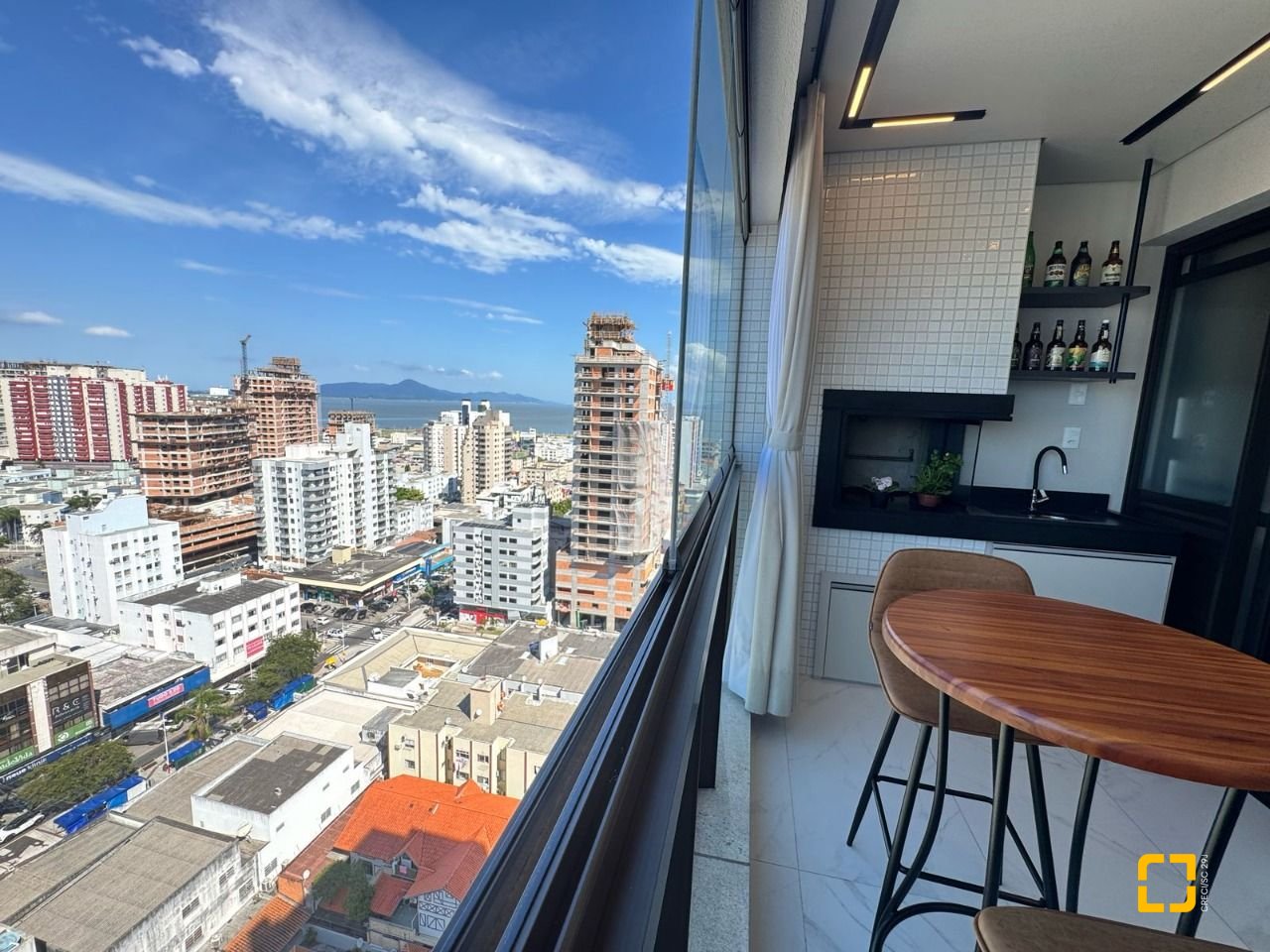 Apartamento com 81m², 3 quartos (sendo 1 suíte), 1 garagem, no bairro Kobrasol em São José