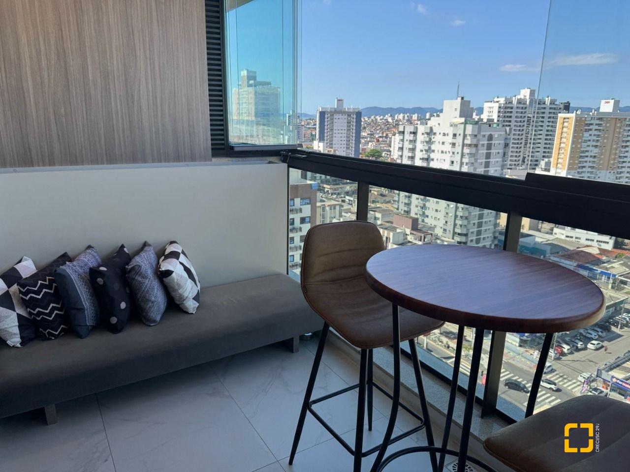 Apartamento com 81m², 3 quartos (sendo 1 suíte), 1 garagem, no bairro Kobrasol em São José