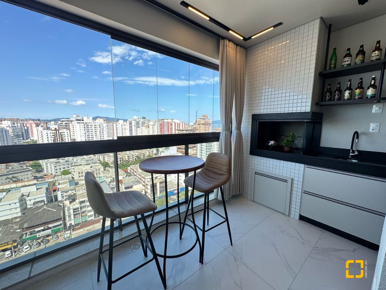 Apartamento com 81m², 3 quartos (sendo 1 suíte), 1 garagem, no bairro Kobrasol em São José