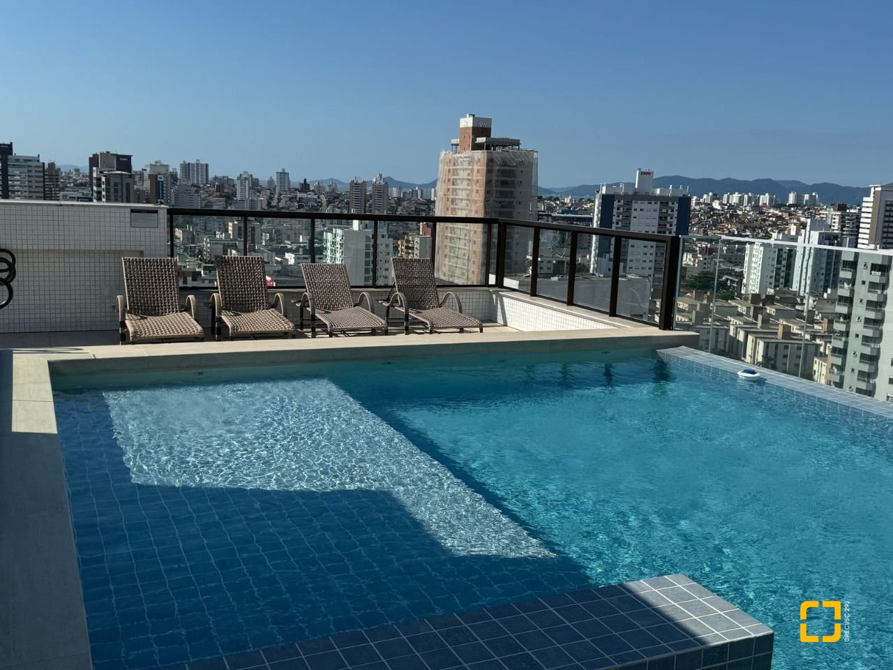 Apartamento com 81m², 3 quartos (sendo 1 suíte), 1 garagem, no bairro Kobrasol em São José