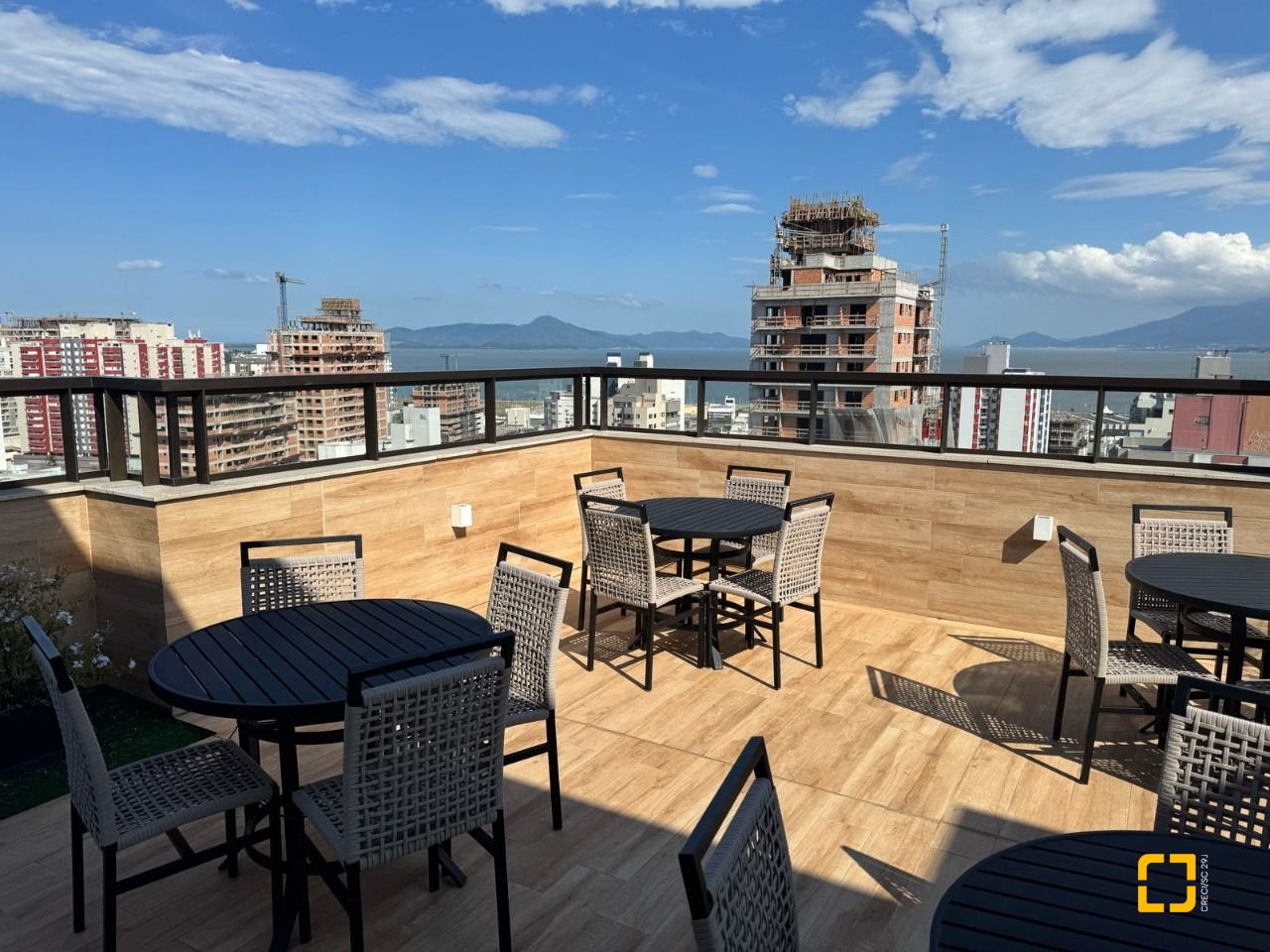 Apartamento com 81m², 3 quartos (sendo 1 suíte), 1 garagem, no bairro Kobrasol em São José