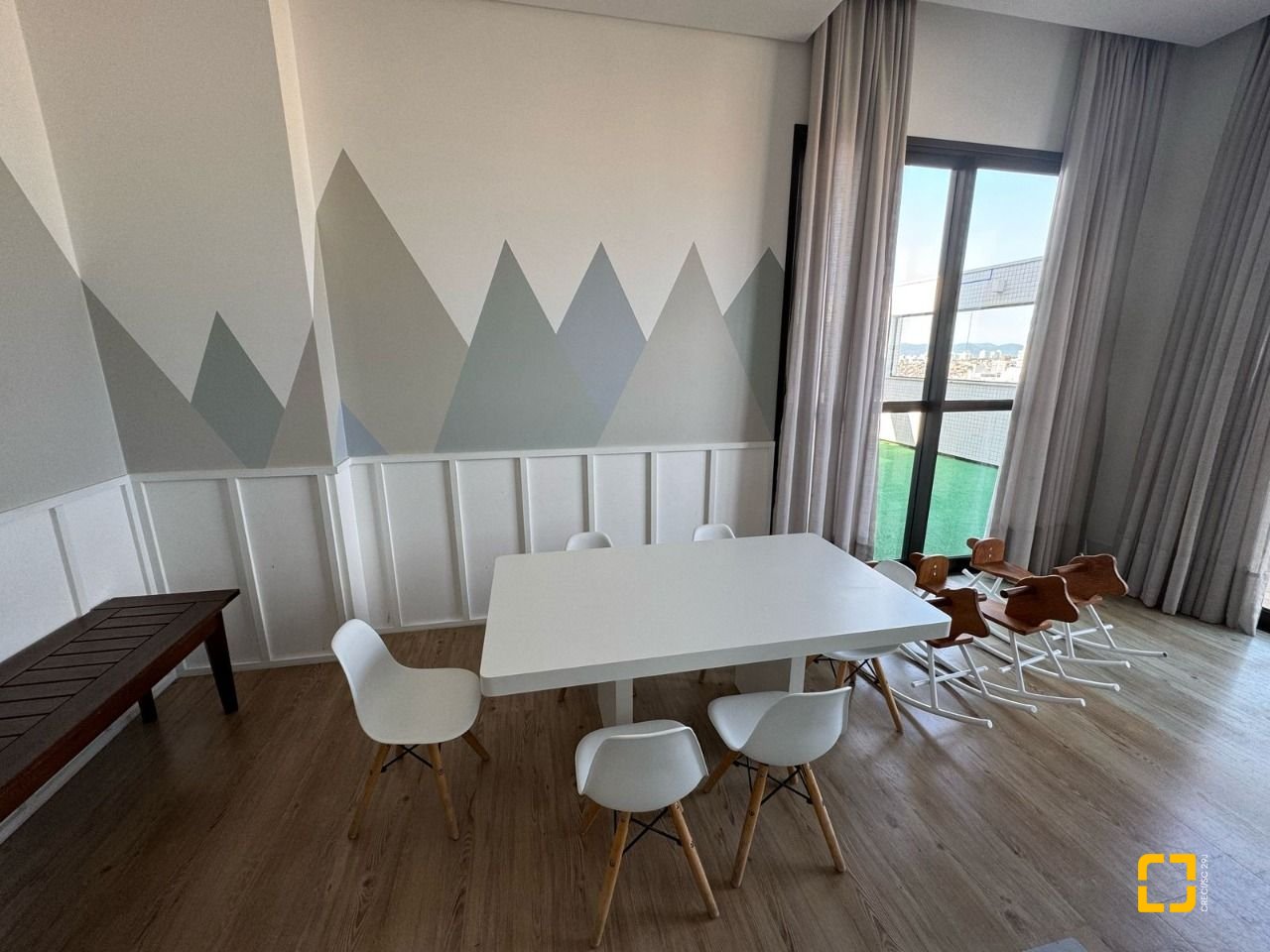 Apartamento com 81m², 3 quartos (sendo 1 suíte), 1 garagem, no bairro Kobrasol em São José