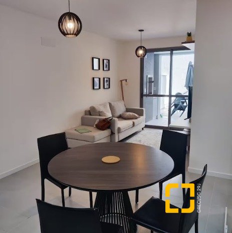 Apartamento com 105m², 2 quartos (sendo 1 suíte), 1 garagem, no bairro Cacupé em Florianópolis