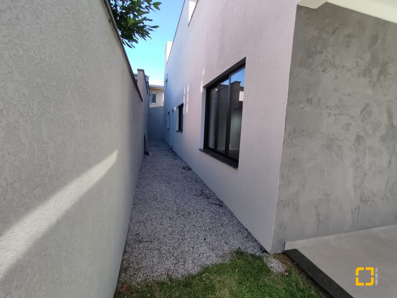 Casa com 507m², 8 quartos (sendo 3 suítes), 4 garagens, no bairro Ingleses em Florianópolis