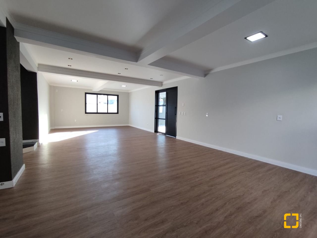 Casa com 507m², 8 quartos (sendo 3 suítes), 4 garagens, no bairro Ingleses em Florianópolis
