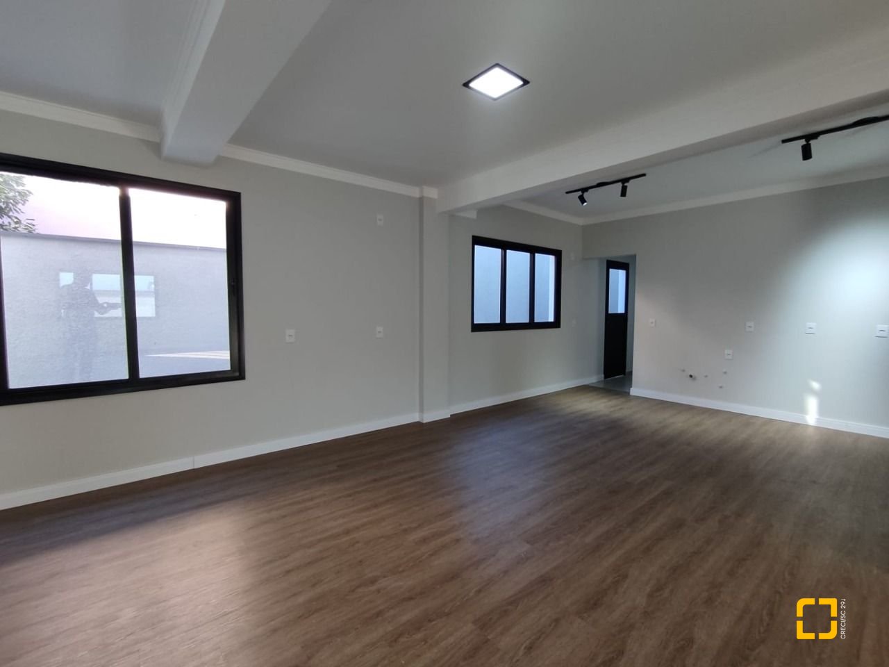 Casa com 507m², 8 quartos (sendo 3 suítes), 4 garagens, no bairro Ingleses em Florianópolis