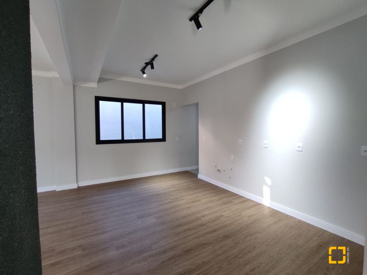 Casa com 507m², 8 quartos (sendo 3 suítes), 4 garagens, no bairro Ingleses em Florianópolis