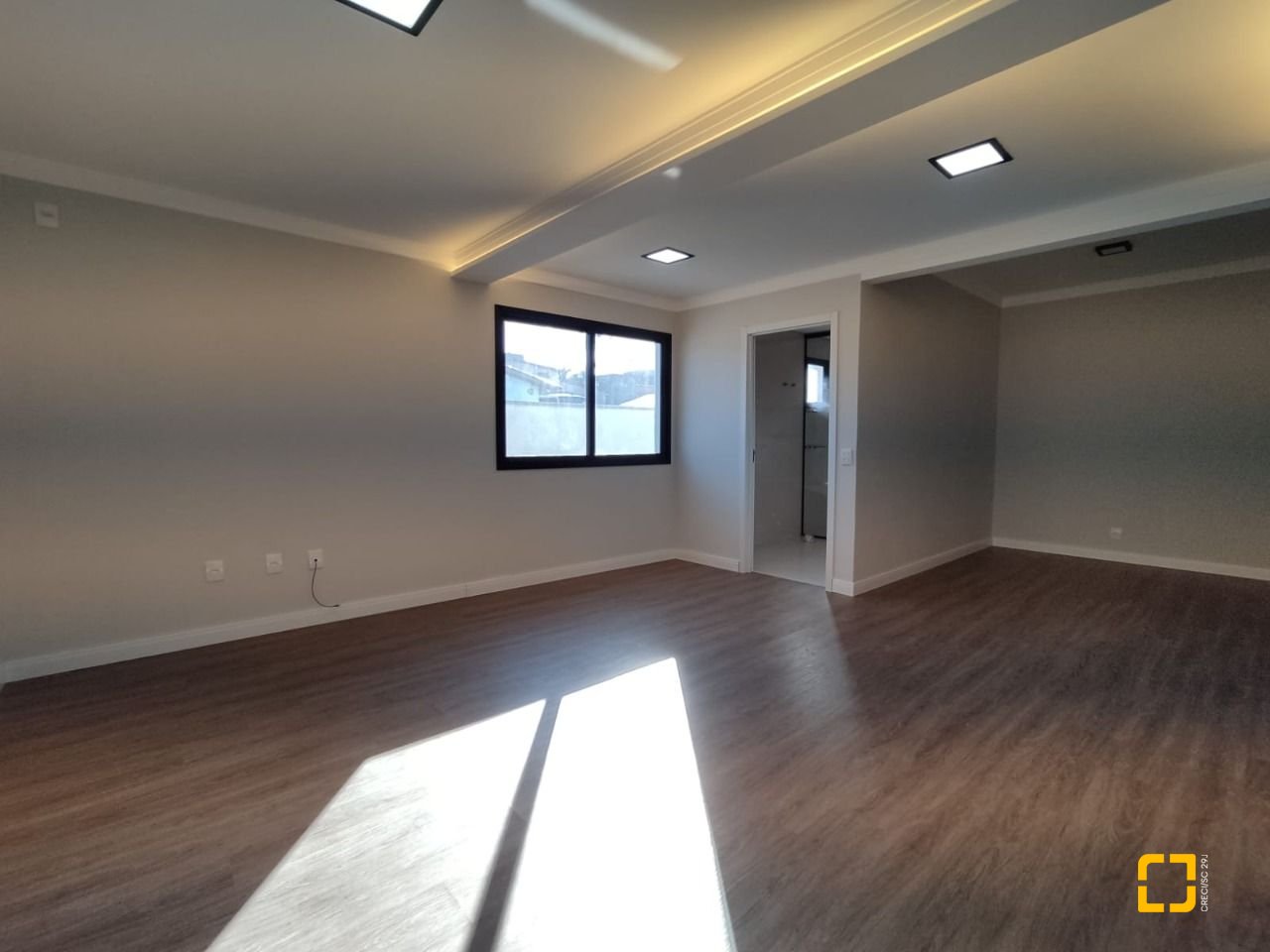 Casa com 507m², 8 quartos (sendo 3 suítes), 4 garagens, no bairro Ingleses em Florianópolis