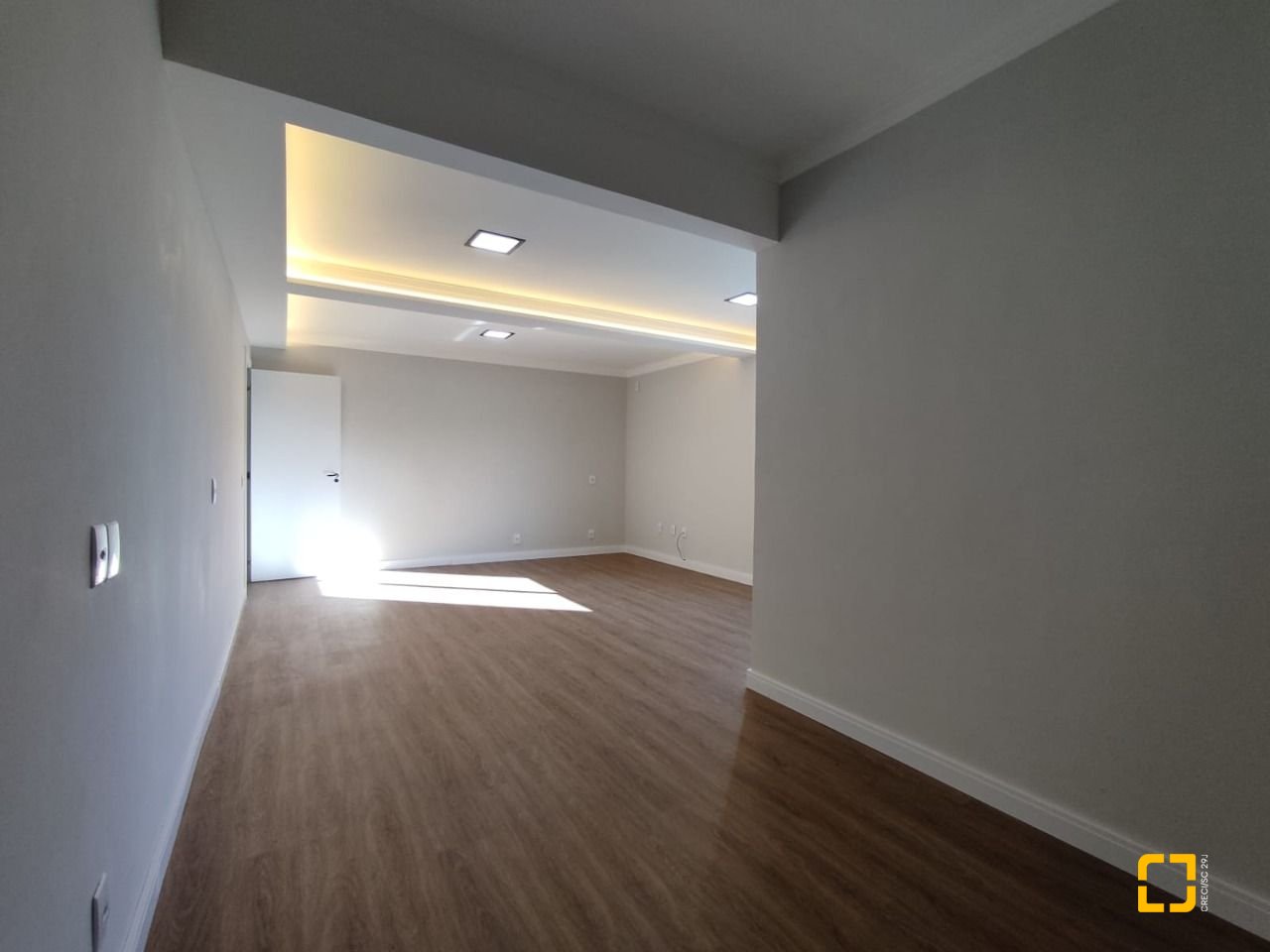 Casa com 507m², 8 quartos (sendo 3 suítes), 4 garagens, no bairro Ingleses em Florianópolis