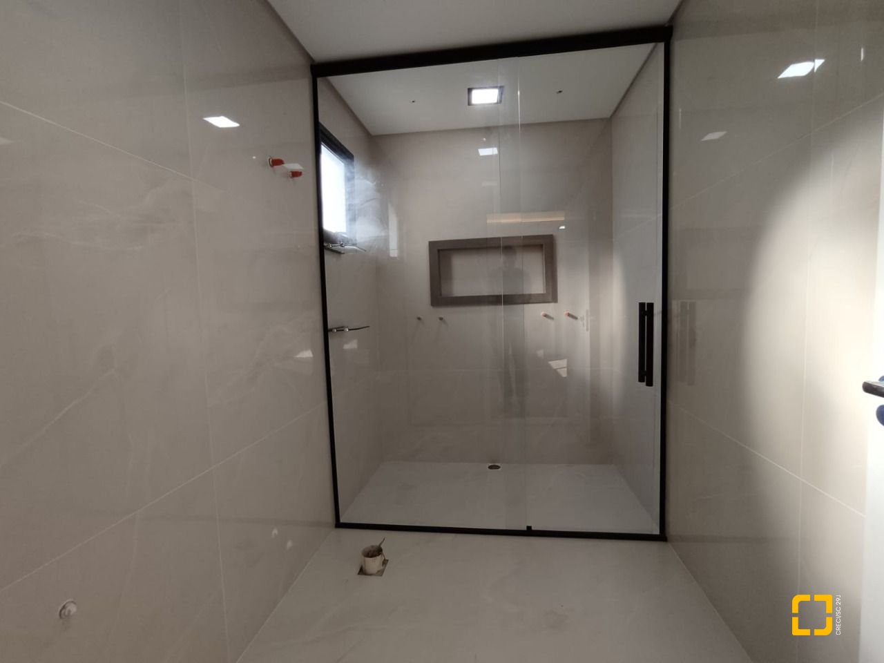 Casa com 507m², 8 quartos (sendo 3 suítes), 4 garagens, no bairro Ingleses em Florianópolis