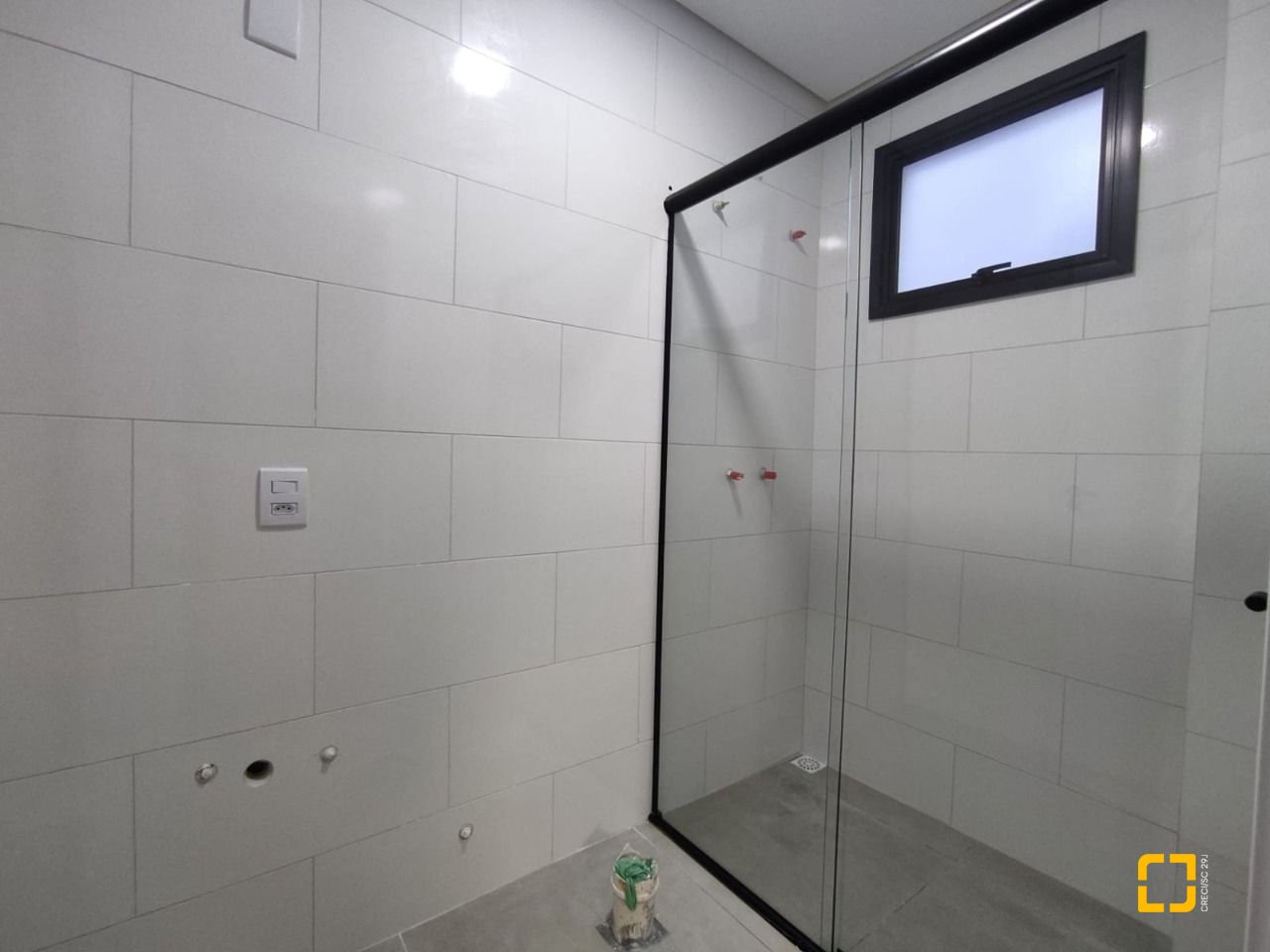 Casa com 507m², 8 quartos (sendo 3 suítes), 4 garagens, no bairro Ingleses em Florianópolis