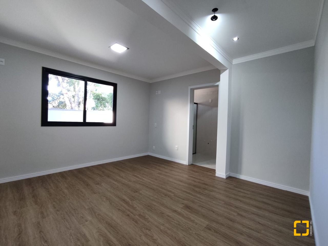 Casa com 507m², 8 quartos (sendo 3 suítes), 4 garagens, no bairro Ingleses em Florianópolis