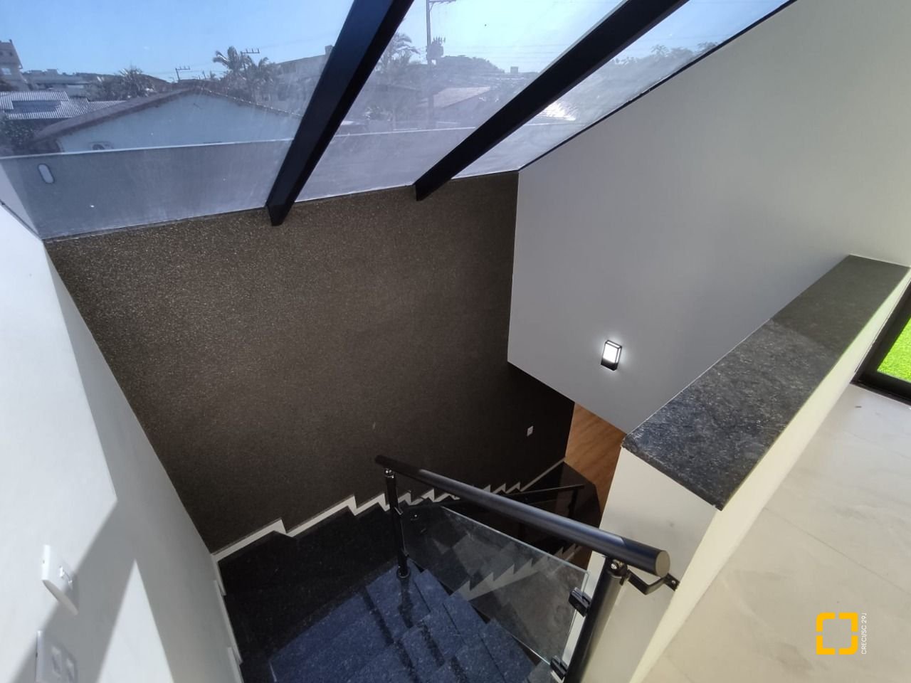 Casa com 507m², 8 quartos (sendo 3 suítes), 4 garagens, no bairro Ingleses em Florianópolis
