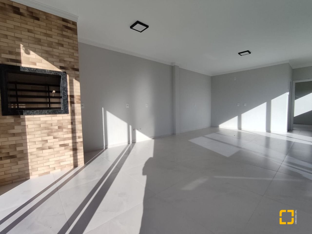 Casa com 507m², 8 quartos (sendo 3 suítes), 4 garagens, no bairro Ingleses em Florianópolis