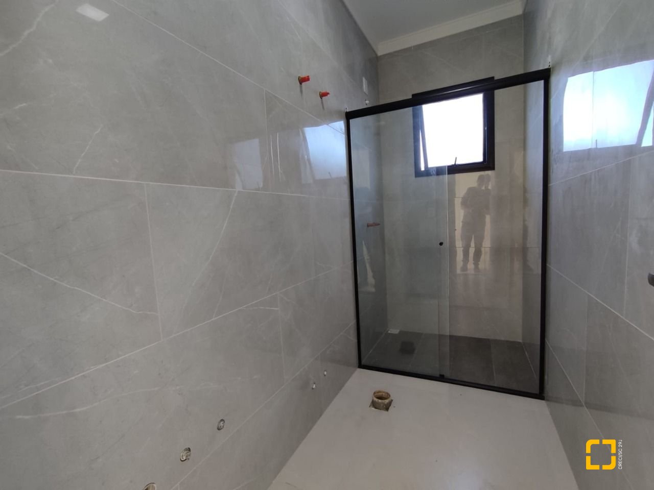 Casa com 507m², 8 quartos (sendo 3 suítes), 4 garagens, no bairro Ingleses em Florianópolis
