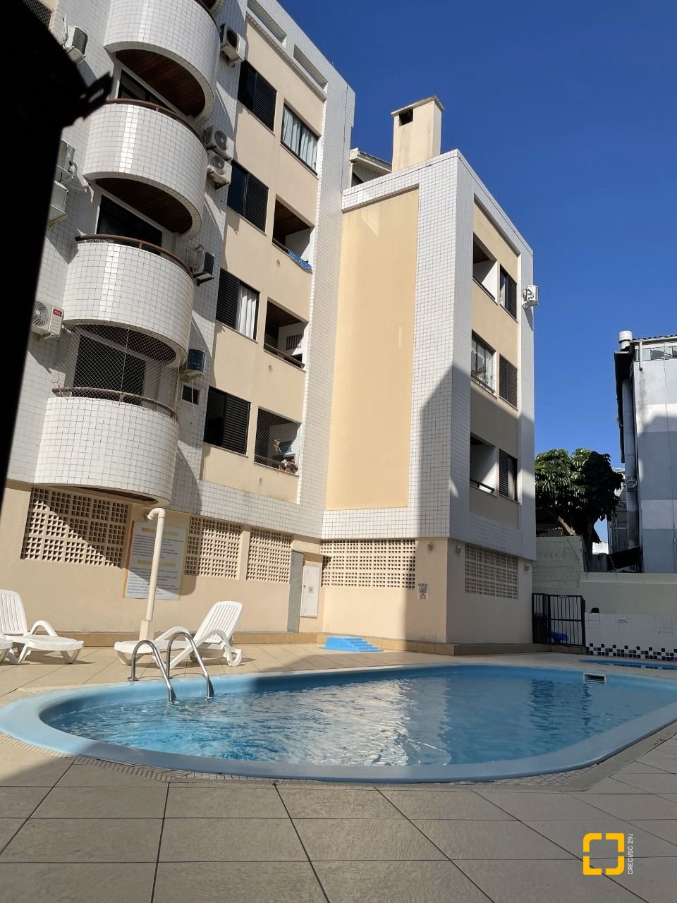 Apartamento com 65m², 3 quartos (sendo 1 suíte), 1 garagem, no bairro Ingleses em Florianópolis