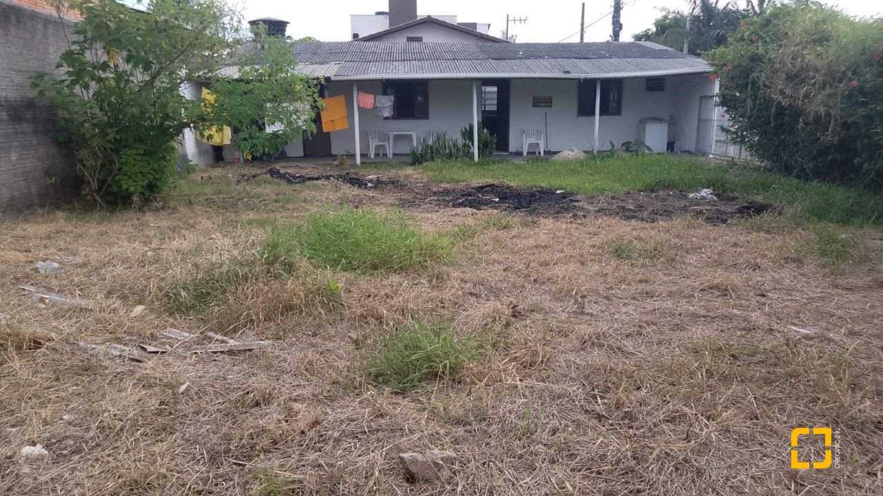 Terreno com 390m², no bairro Tapera em Florianópolis