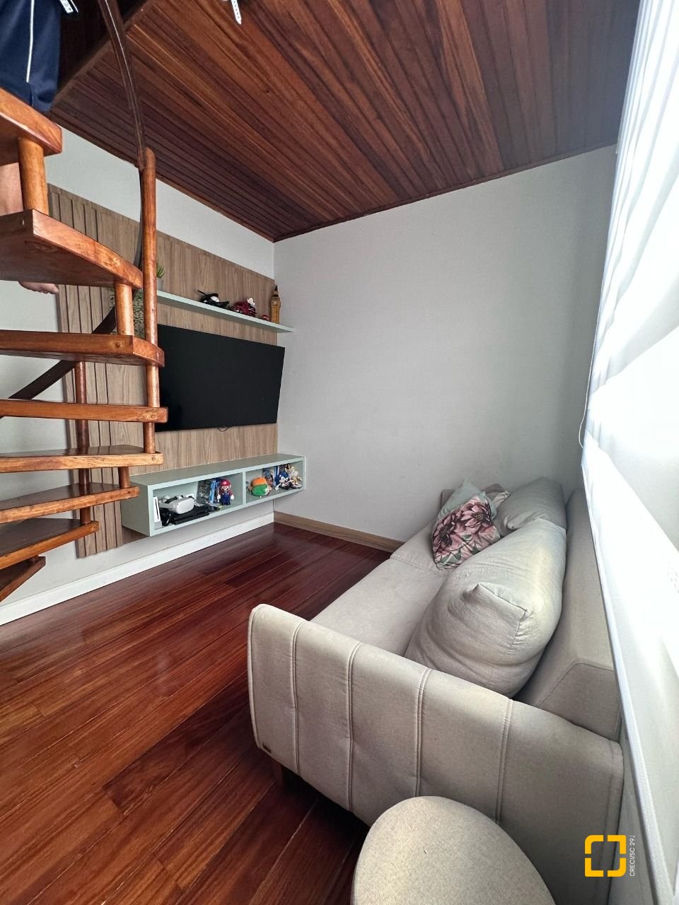 Casa com 231m², 4 quartos (sendo 2 suítes), 1 garagem, no bairro Ponte de Imaruim em Palhoça