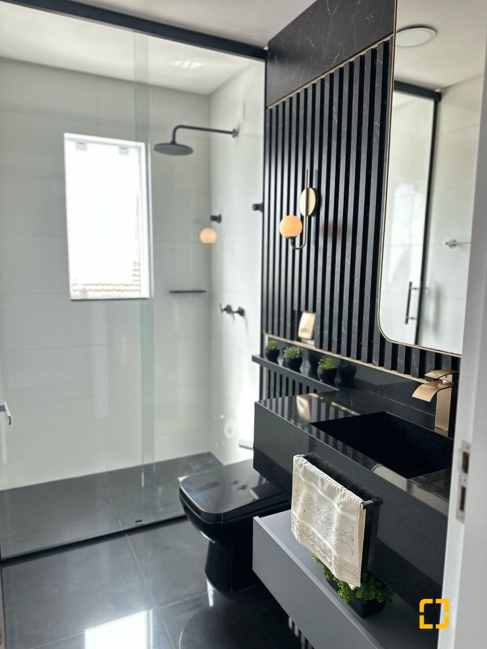Casa com 231m², 4 quartos (sendo 2 suítes), 1 garagem, no bairro Ponte de Imaruim em Palhoça