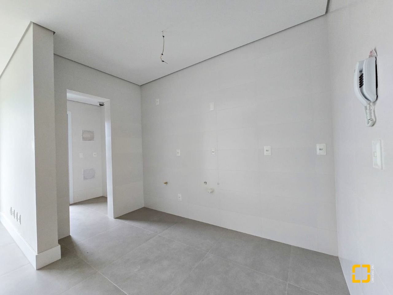 Apartamento com 79m², 3 quartos (sendo 1 suíte), 1 garagem, no bairro Campeche em Florianópolis