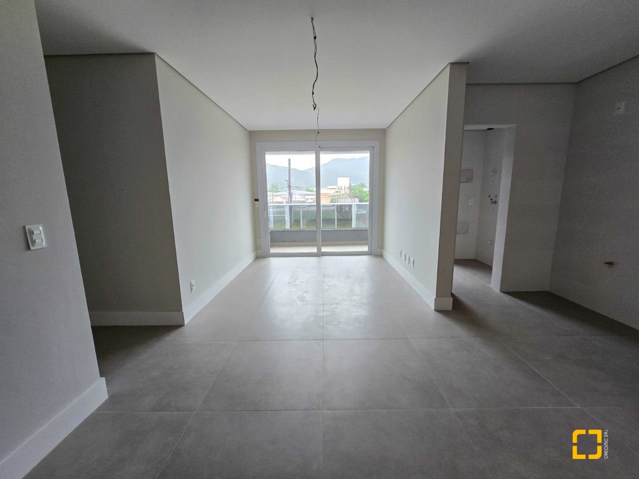 Apartamento com 79m², 3 quartos (sendo 1 suíte), 1 garagem, no bairro Campeche em Florianópolis