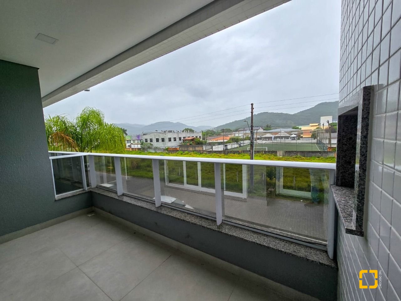 Apartamento com 79m², 3 quartos (sendo 1 suíte), 1 garagem, no bairro Campeche em Florianópolis