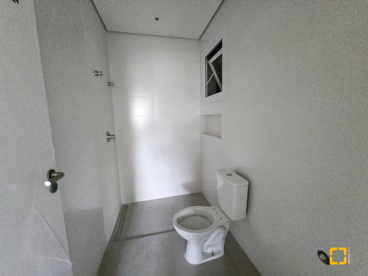 Apartamento com 79m², 3 quartos (sendo 1 suíte), 1 garagem, no bairro Campeche em Florianópolis