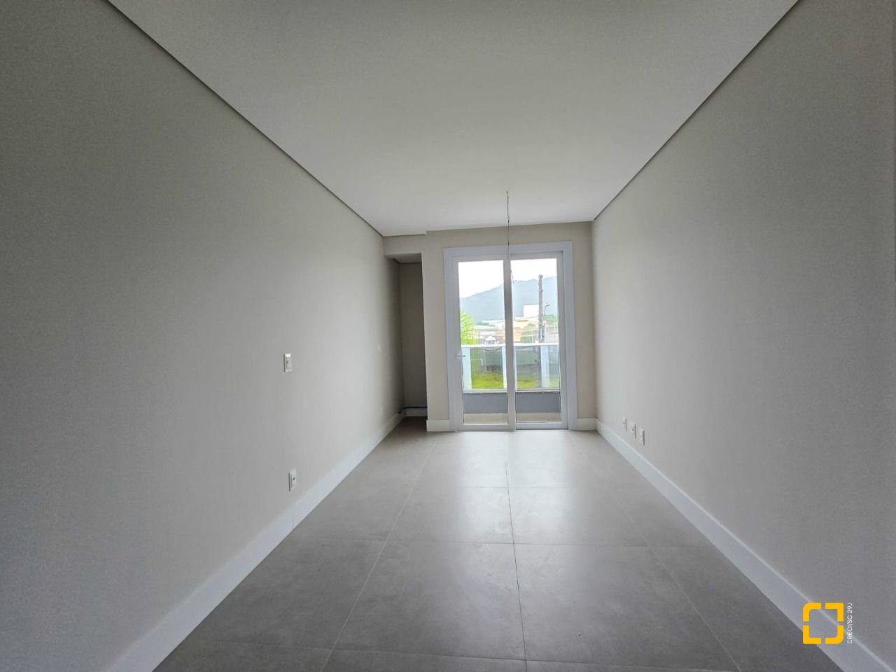 Apartamento com 79m², 3 quartos (sendo 1 suíte), 1 garagem, no bairro Campeche em Florianópolis